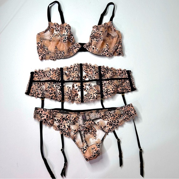 3pc‎ Victoria’s Secret Very Sexy Sheer Leopard Bra Waist Cincher Garter & Thong - Picture 12 of 17